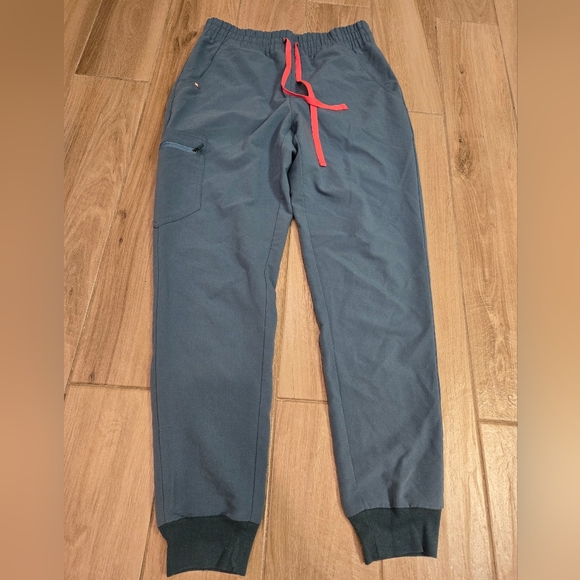 FIGS Hydrogreen Small Set - Picture 3 of 8